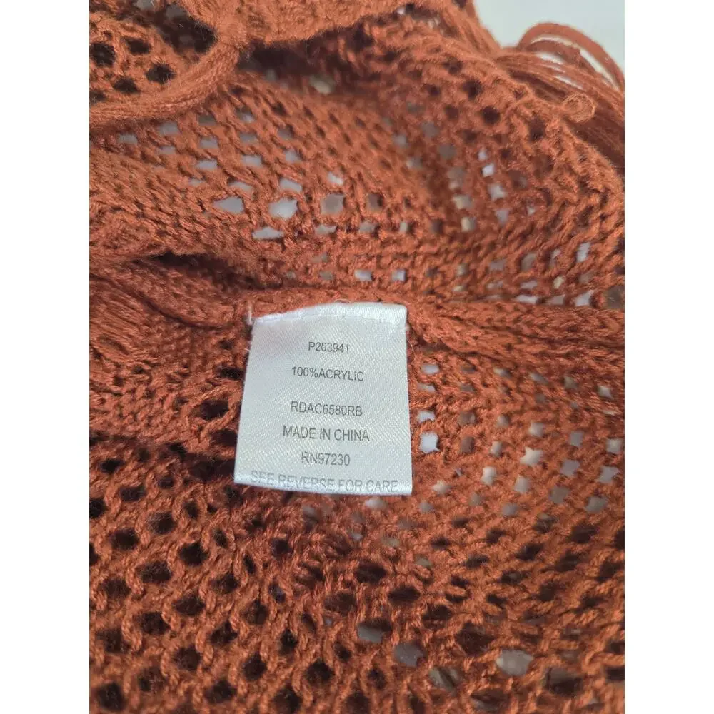 Almost Famous women crochet